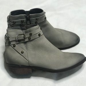 HALOGEN Olive Booties
